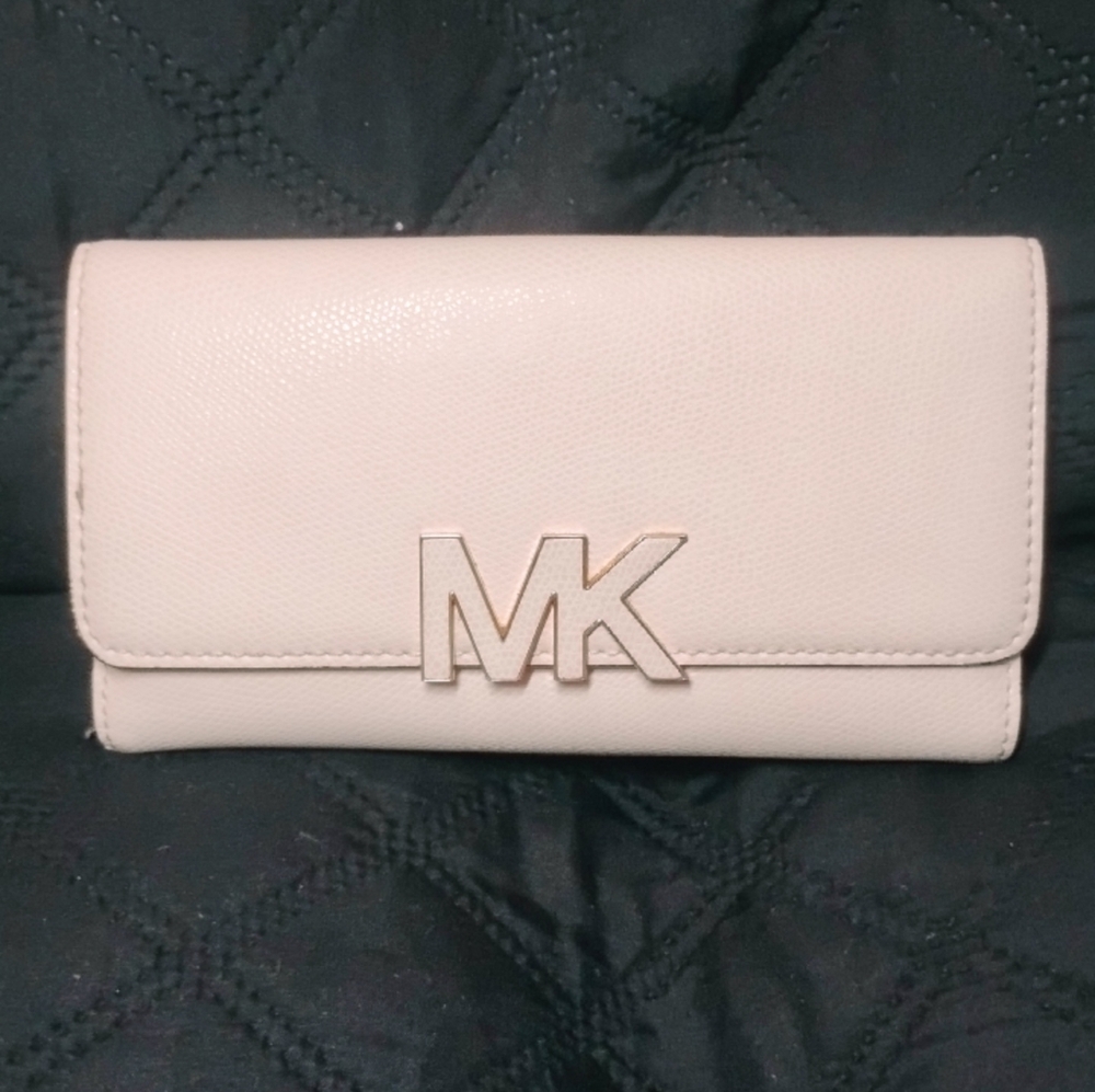 Michael Kors Light Beige Wallet